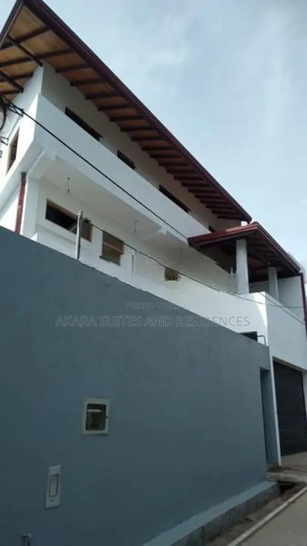 6.75 Perches - Unfurnished House for Sale HL49142 Boralesgamuwa