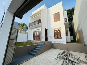 Architectural Designed Brand New House for Sale in Piliyandala
