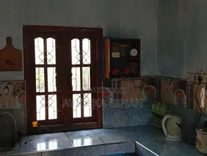 බදුල්ල , කන්දෙගෙදර නගරයේ අගනා නිවසක් විකිණීමට තිබේ .