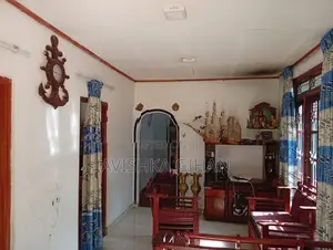 බදුල්ල , කන්දෙගෙදර නගරයේ අගනා නිවසක් විකිණීමට තිබේ .
