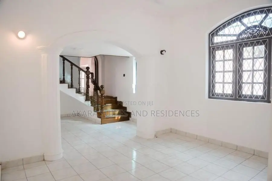 20.4 Perches - Unfurnished House for Sale HL49731 Mount Laviniya