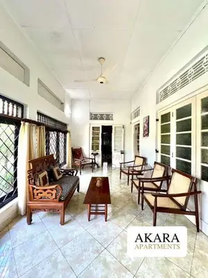 31.25 Perches - Unfurnished House for Sale HL42379 , Colombo 05