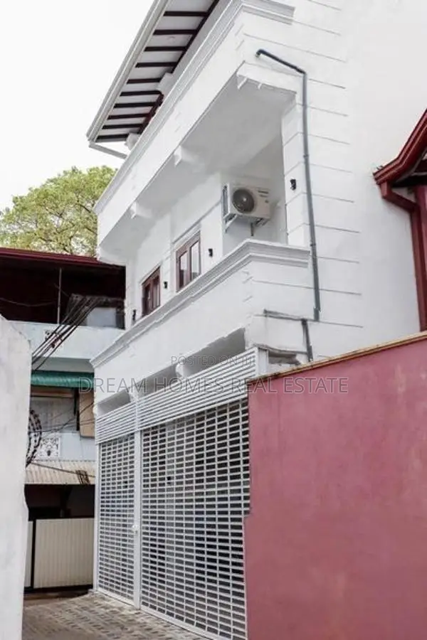 6-Bedroom Residence for Sale – Dehiwala | Saranankara Road