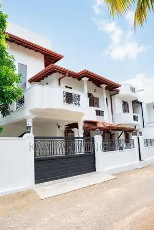 Lake View 6-Bedroom House for Sale in Moratuwa