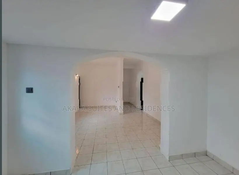 20.4 Perches - Unfurnished House for Sale HL49731 Mount Laviniya
