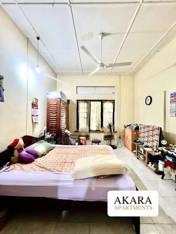 31.25 Perches - Unfurnished House for Sale HL42379 , Colombo 05
