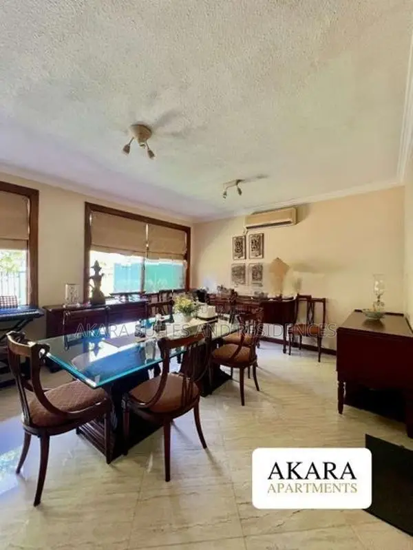 20.5 Perches - Semi-furnished House for Sale HL54096 Colombo 08