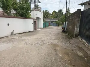2 Houses with Land Koswatta