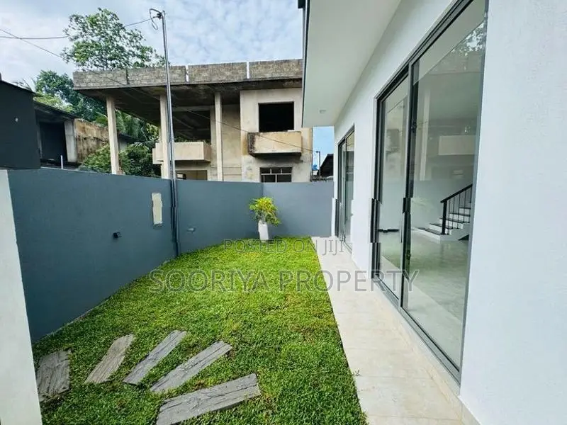 Super Luxury Two Story House for Sale in Piliyandala