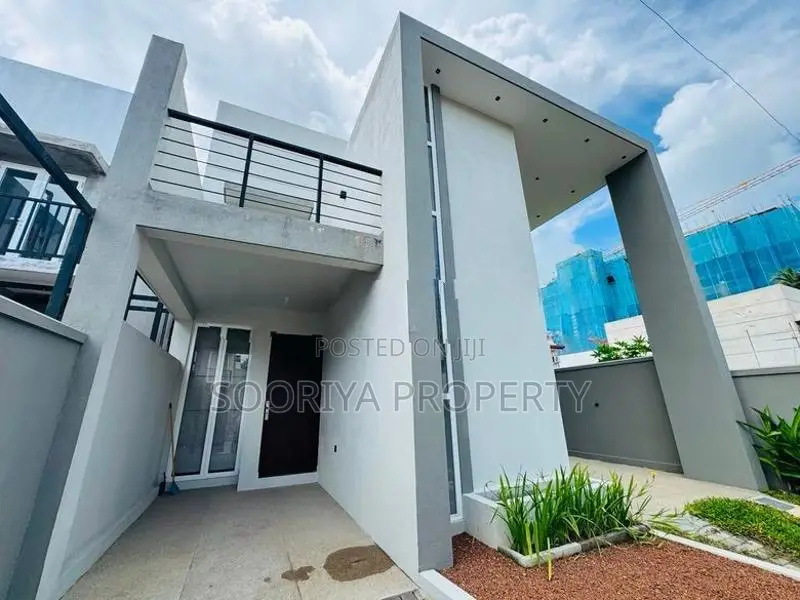 Luxury House for Sale with 4 Bedrooms Kahathuduwa