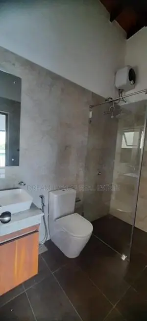 Brand-New 3 Bedroom Luxury Villa House for Rent – Canterbury Golf Reso