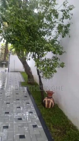 Lake View 6-Bedroom House for Sale in Moratuwa