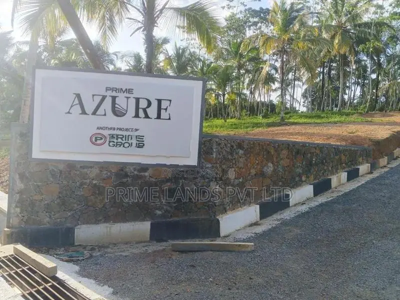 Lands in Ahangama