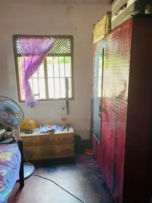 ගනේමුල්ලෙන් නිවසක් / ER 13875