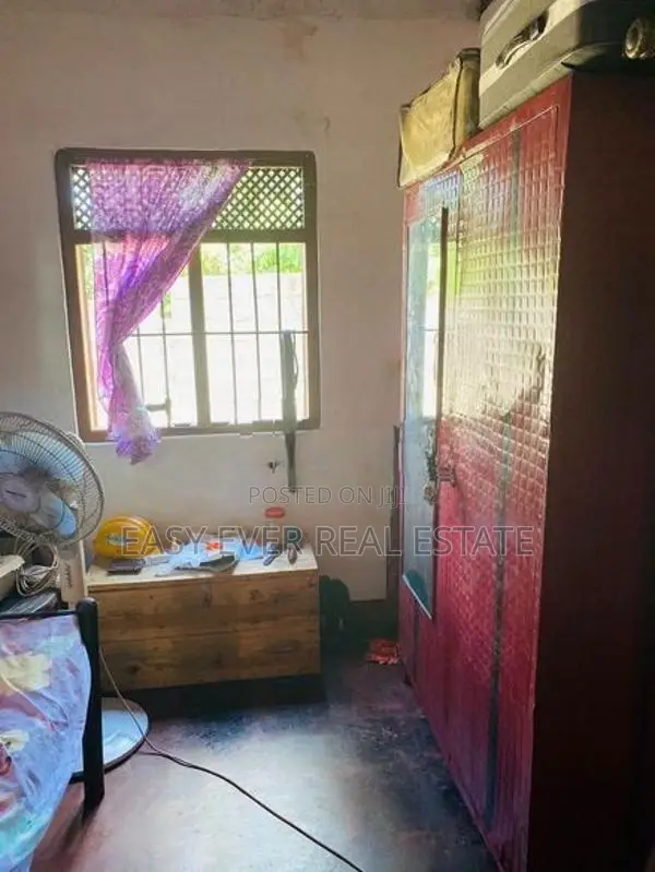 ගනේමුල්ලෙන් නිවසක් / ER 13875