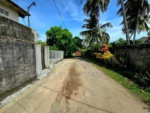 10P High Residential Bare Land For Sale In Boralesgamuwa.