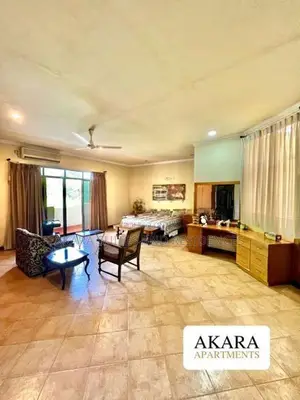20.5 Perches - Semi-furnished House for Sale HL54096 Colombo 08
