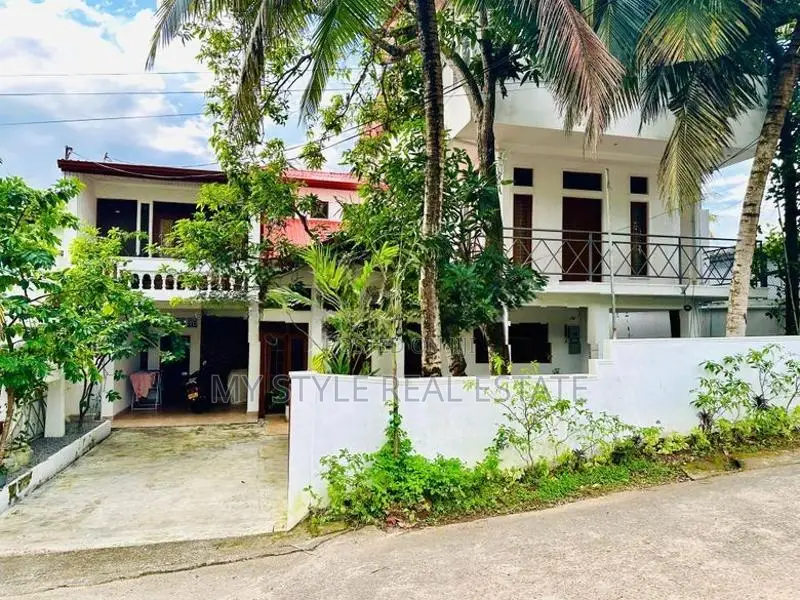 Commercial Building in Malabe for Sale