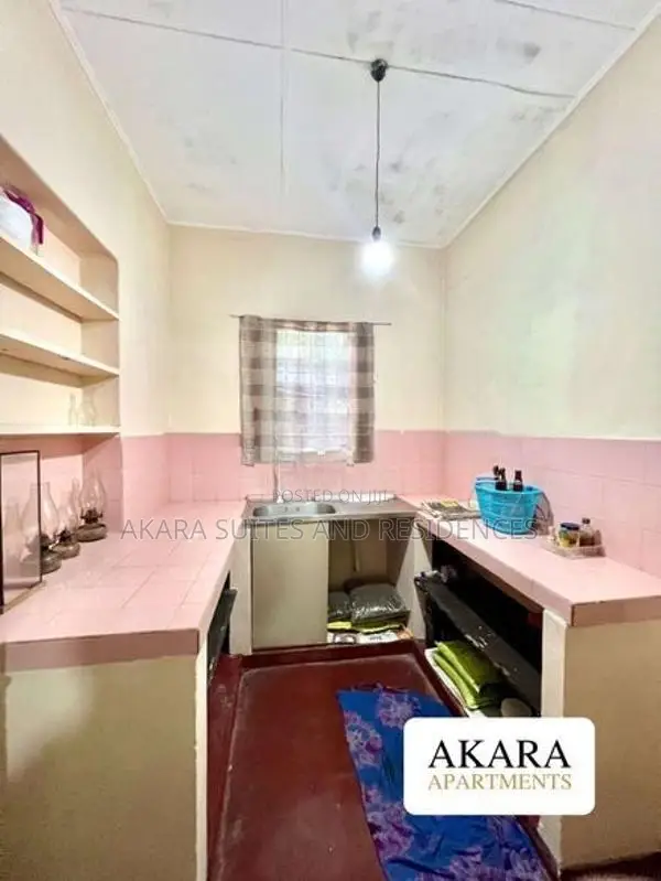 31.25 Perches - Unfurnished House for Sale HL42379 , Colombo 05