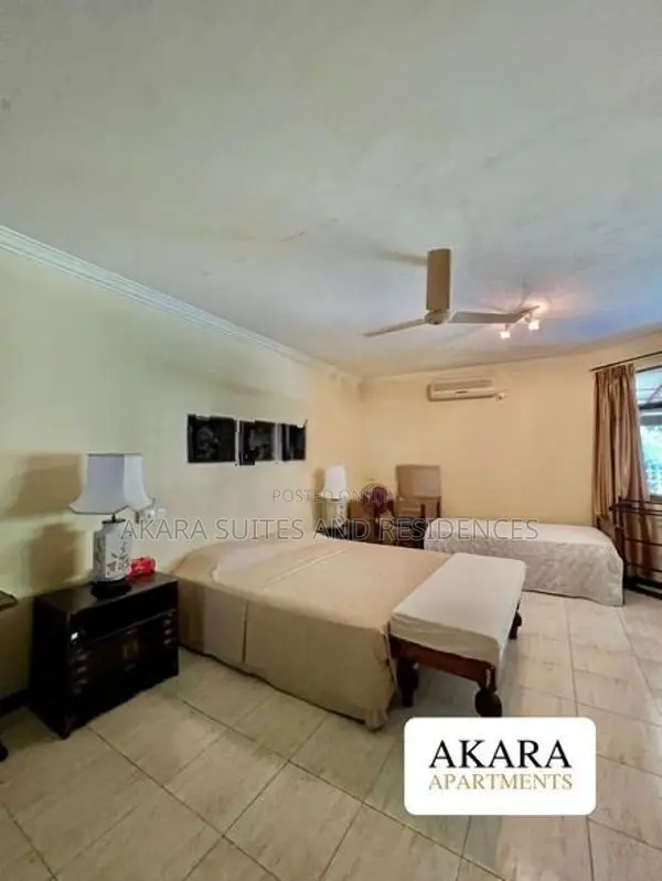 20.5 Perches - Semi-furnished House for Sale HL54096 Colombo 08