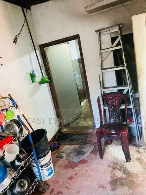 ගනේමුල්ලෙන් නිවසක් / ER 13875