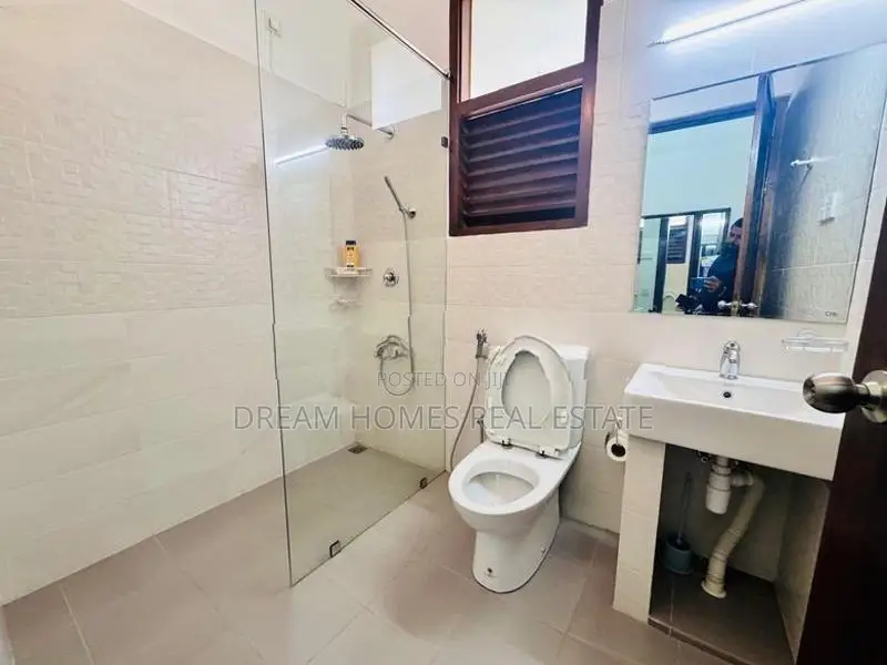 6-Bedroom Residence for Sale – Dehiwala | Saranankara Road