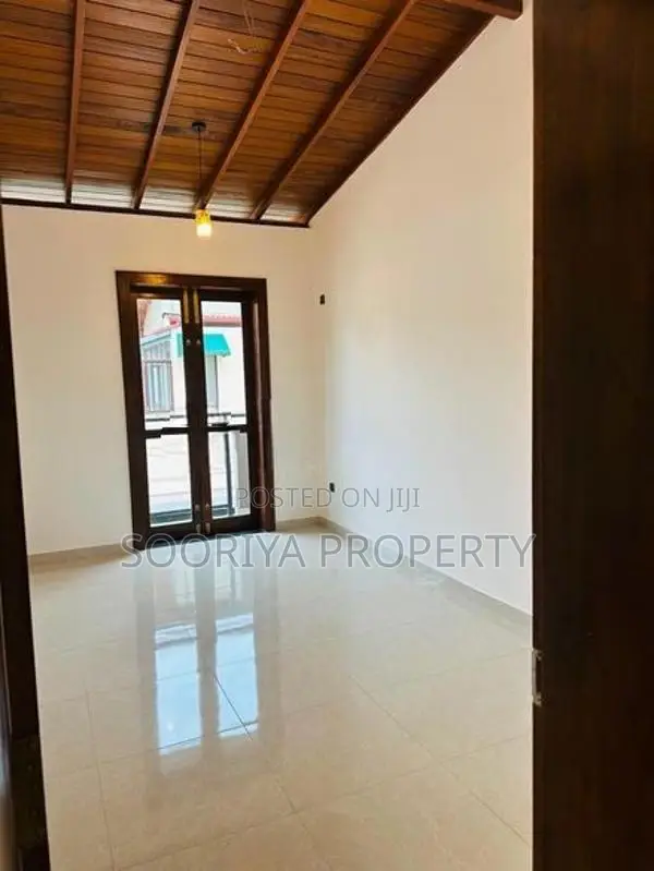 Urban Luxury House for Sale in Boralesgamuwa