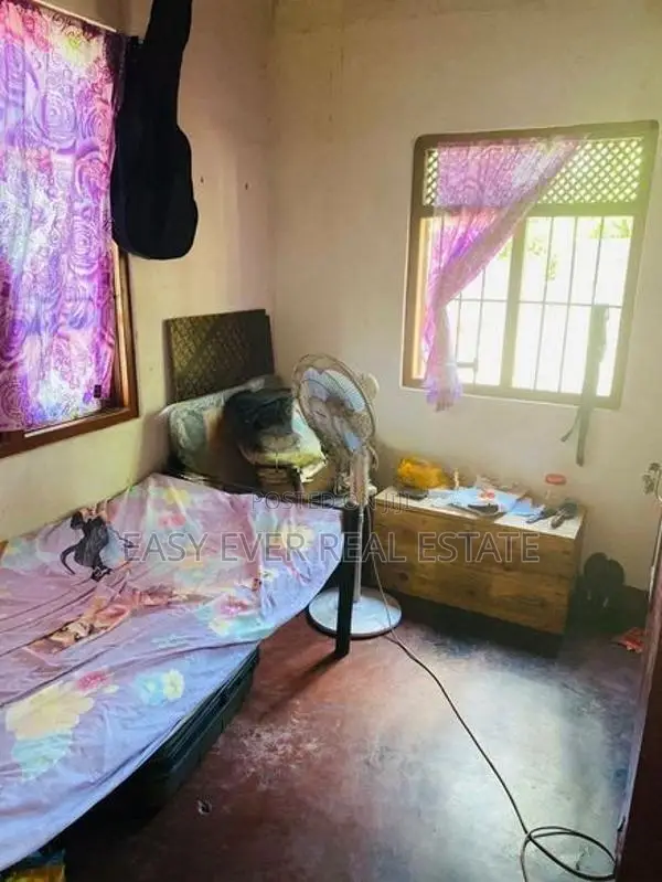 ගනේමුල්ලෙන් නිවසක් / ER 13875