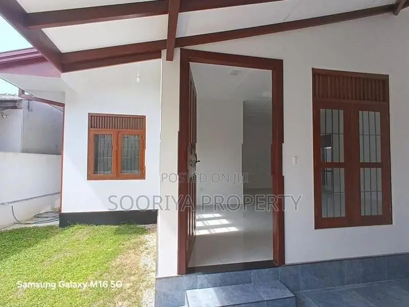 Super Luxury Single Story Brand New House for Sale in Piliyandala