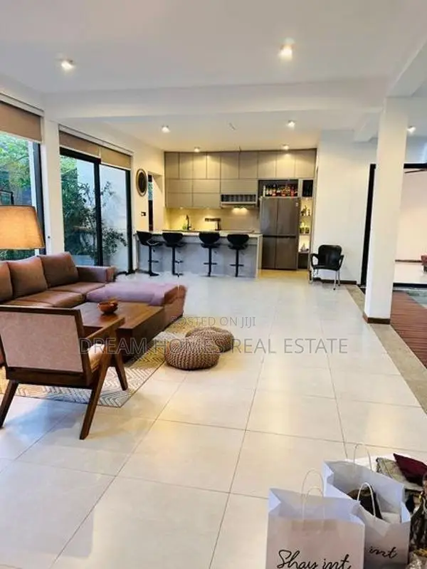 Spacious 4 Bedroom House for Sale – Pannipitiya