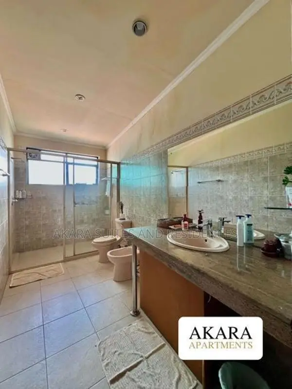 20.5 Perches - Semi-furnished House for Sale HL54096 Colombo 08