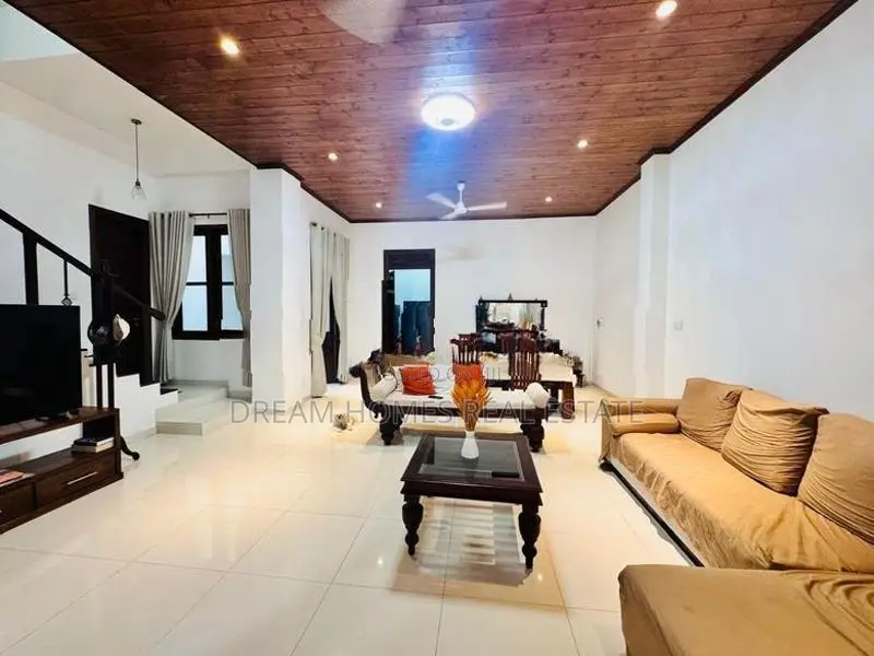 6-Bedroom Residence for Sale – Dehiwala | Saranankara Road