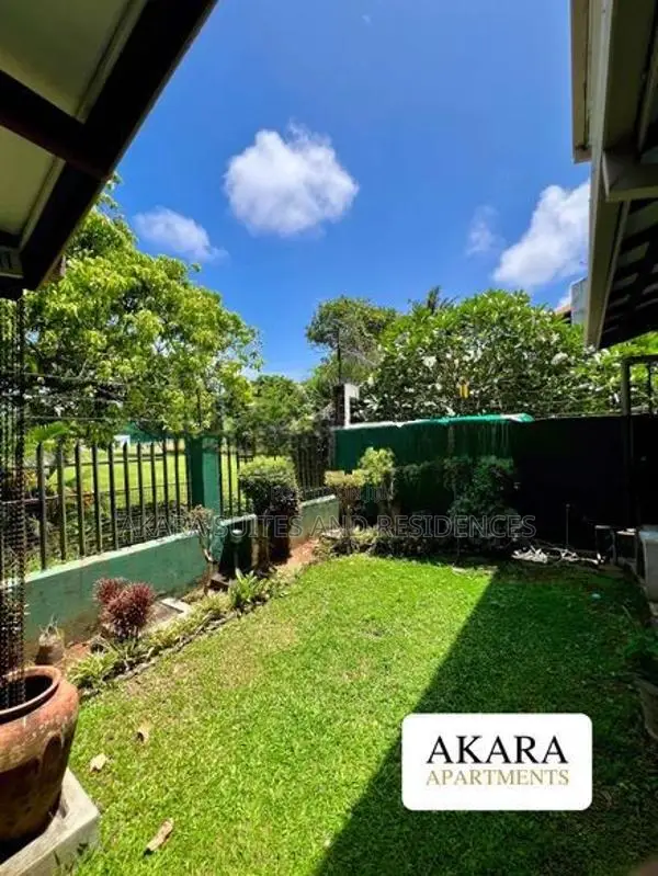 20.5 Perches - Semi-furnished House for Sale HL54096 Colombo 08