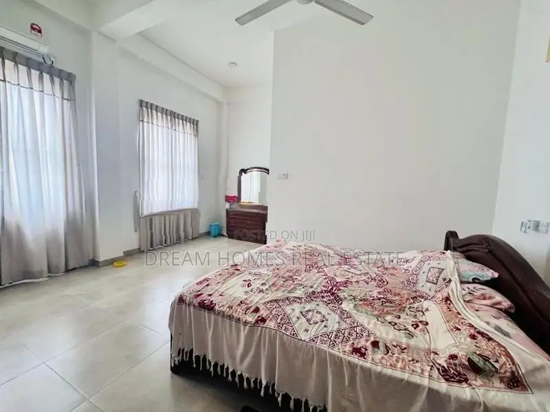 6-Bedroom Residence for Sale – Dehiwala | Saranankara Road