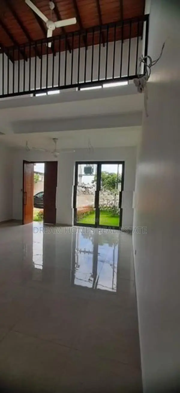 Brand-New 3 Bedroom Luxury Villa House for Rent – Canterbury Golf Reso