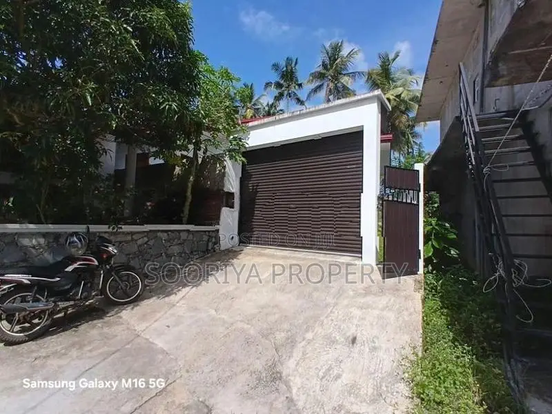 Super Luxury Single Story Brand New House for Sale in Piliyandala