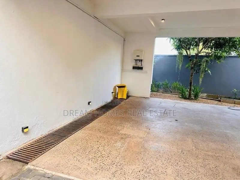Spacious 4 Bedroom House for Sale – Pannipitiya