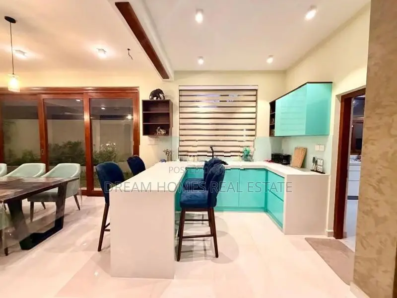 Villa | 12 Perches 8,000 Sq.Ft. Werahera