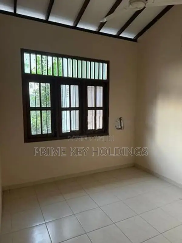 Upper Floor House for Rent – Ratmalana (HR117)