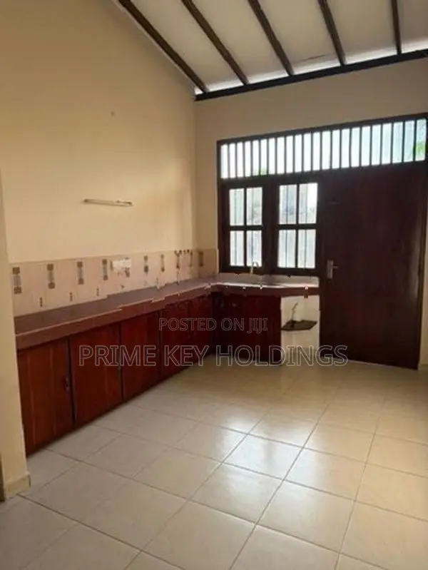 Upper Floor House for Rent – Ratmalana (HR117)