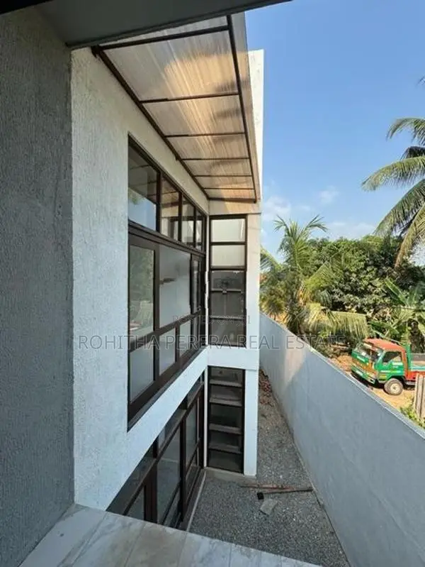 Solid New House 10 Perch 05 BR for Sale Malabe
