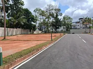 හෝකන්දර හංදියට සමීපව අගනා බිම් කොටස් විකිණීමට