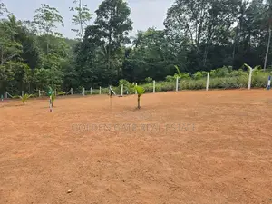 Yakkala ඉඩම්