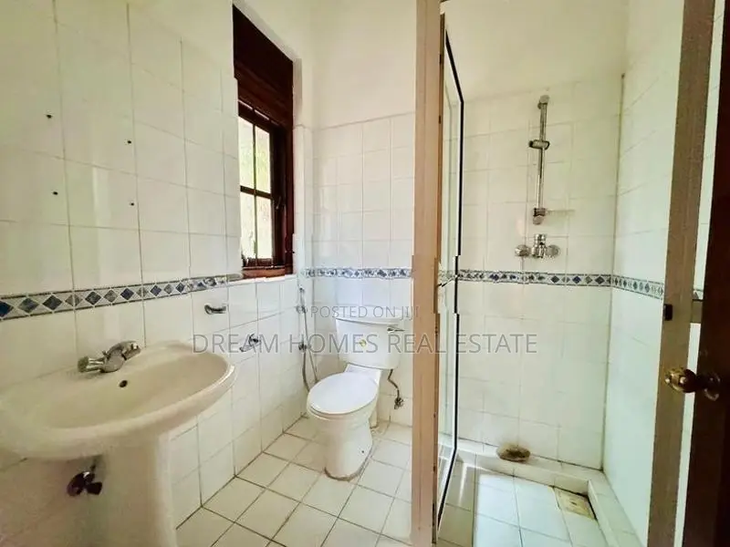Elegant Modern Home for Sale – Battaramulla