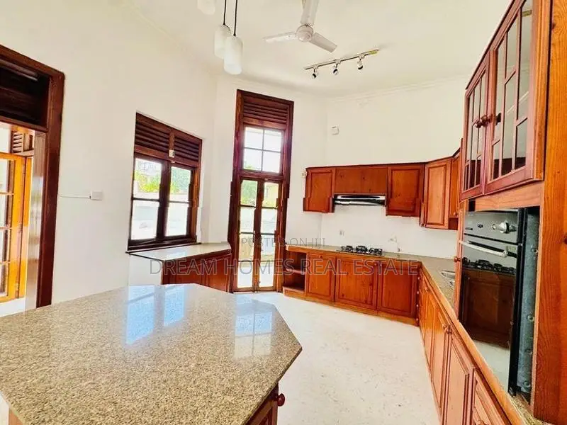 Elegant Modern Home for Sale – Battaramulla