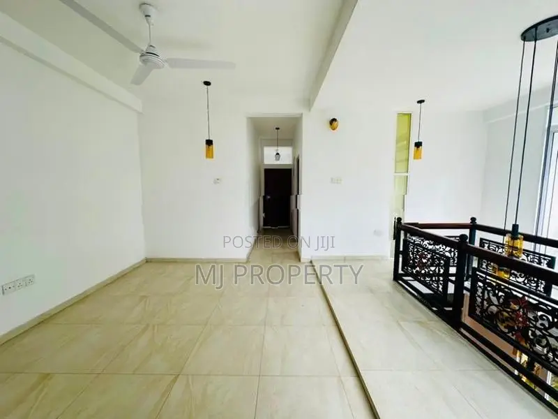 ( YR-1150) Valuable Three Storey House Rent in Nugegoda