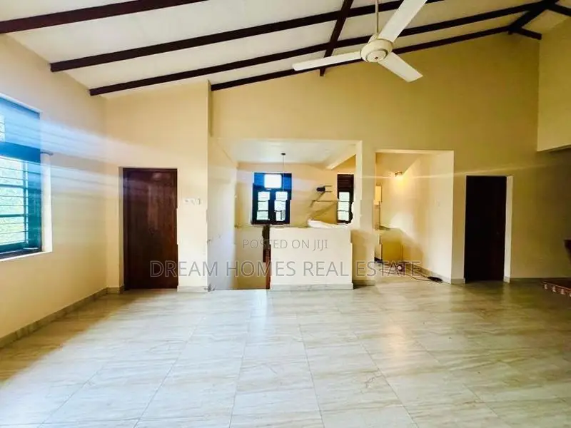 Luxury 5BR/5BA Family Home – Ambawatta Road, Boralesgamuwa