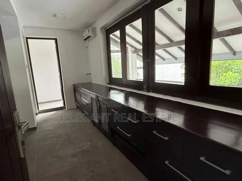 05 Bedroom Unfurnished House for Rent in Thalawathugoda (A6434)
