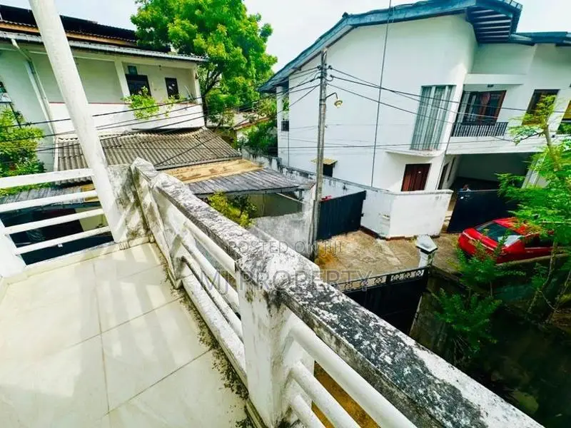 ( YR-1150) Valuable Three Storey House Rent in Nugegoda
