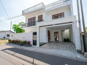 5 Bed Luxury House for Sale | 8 Perches Piliyandala